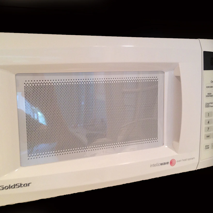 0.7 cu ft compact microwave 0.7 cu ft compact microwave